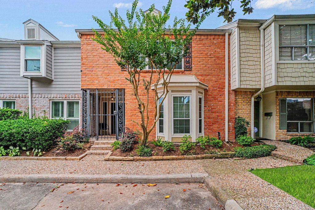 1661 W Sam Houston Parkway S, Houston, TX 77042