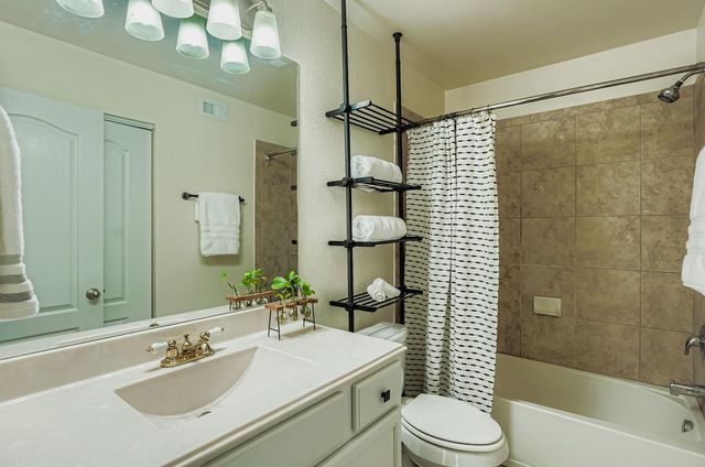 229 Ferrule DR, Kyle, TX 78640