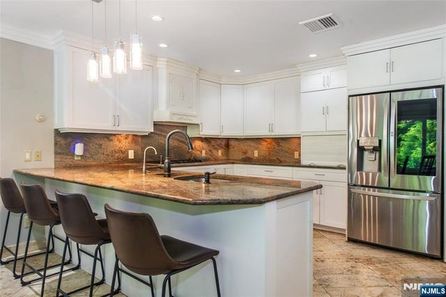 112 King George Road, Warren, NJ 07059