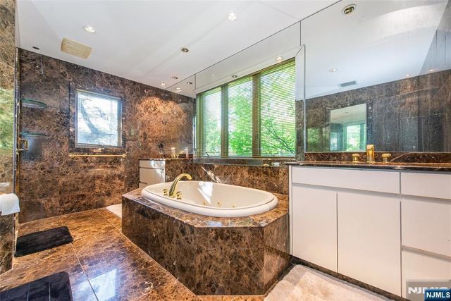 112 King George Road, Warren, NJ 07059