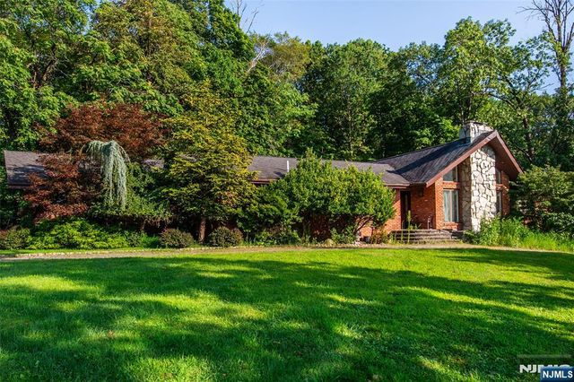 112 King George Road, Warren, NJ 07059