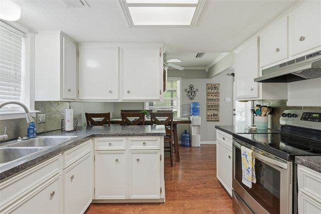 1028 S Idlewild Drive, Sherman, TX 75090