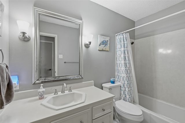 1028 S Idlewild Drive, Sherman, TX 75090