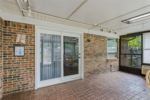 1028 S Idlewild Drive, Sherman, TX 75090
