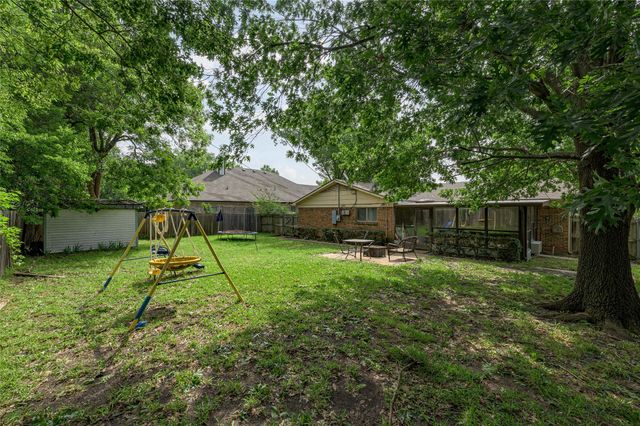 1028 S Idlewild Drive, Sherman, TX 75090