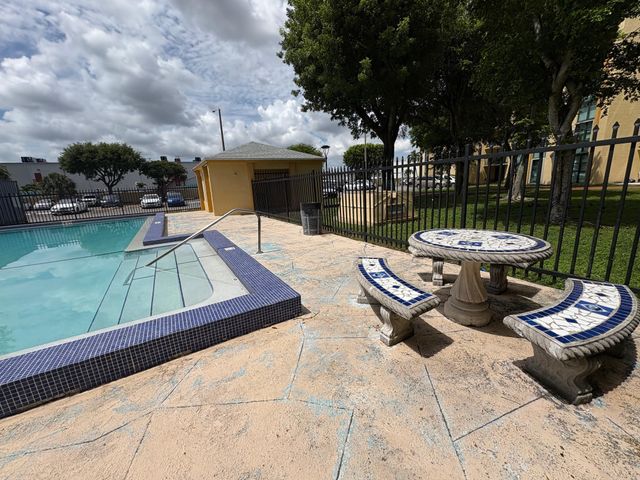 11800 SW 18th Street 108, Miami, FL 33175