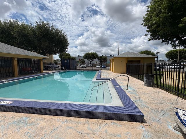 11800 SW 18th Street 108, Miami, FL 33175