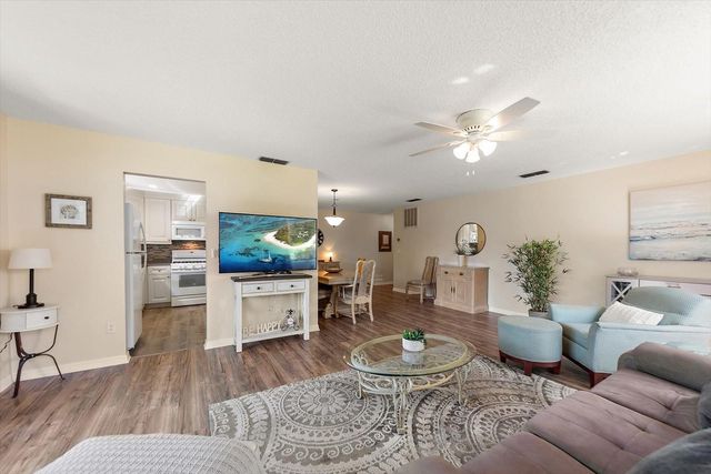 6080 80 STREET N 102, St Petersburg, FL 33709