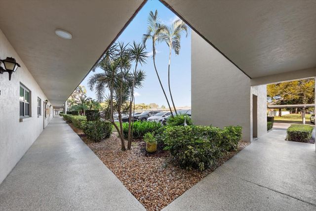 6080 80 STREET N 102, St Petersburg, FL 33709