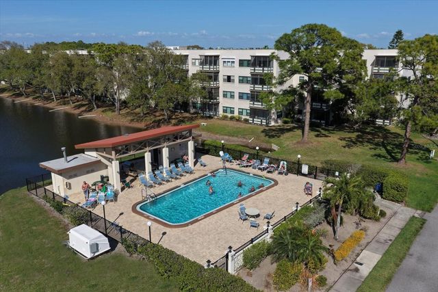 6080 80 STREET N 102, St Petersburg, FL 33709