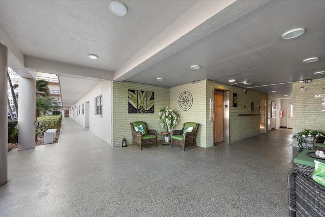 6080 80 STREET N 102, St Petersburg, FL 33709