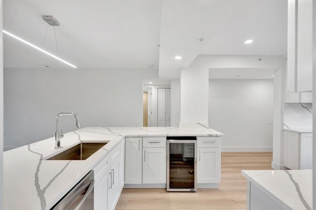 501 Seafarer Circle 204, Jupiter, FL 33477