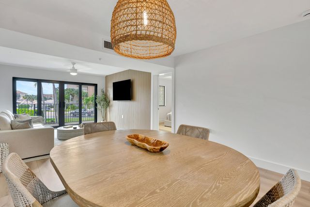 501 Seafarer Circle 204, Jupiter, FL 33477