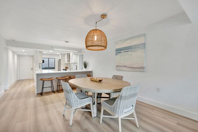 501 Seafarer Circle 204, Jupiter, FL 33477