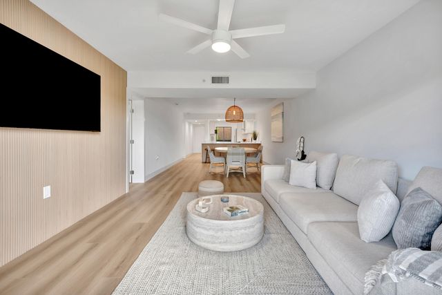 501 Seafarer Circle 204, Jupiter, FL 33477