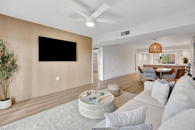 501 Seafarer Circle 204, Jupiter, FL 33477