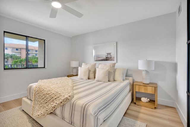 501 Seafarer Circle 204, Jupiter, FL 33477