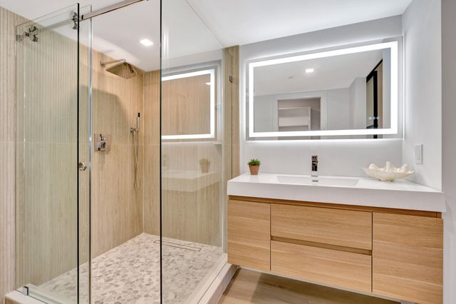 501 Seafarer Circle 204, Jupiter, FL 33477