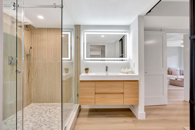 501 Seafarer Circle 204, Jupiter, FL 33477