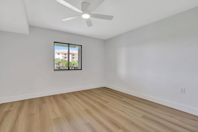 501 Seafarer Circle 204, Jupiter, FL 33477