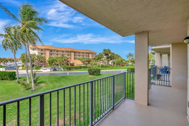 501 Seafarer Circle 204, Jupiter, FL 33477