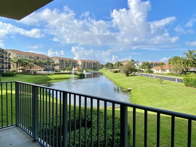 501 Seafarer Circle 204, Jupiter, FL 33477