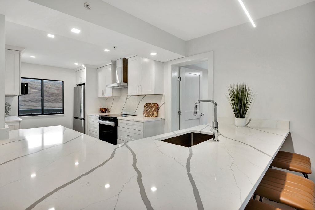 501 Seafarer Circle 204, Jupiter, FL 33477