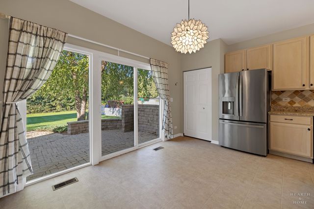 412 Reserve Drive, Crystal Lake, IL 60012