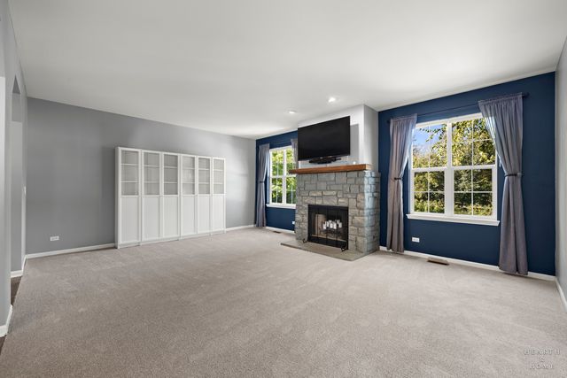 412 Reserve Drive, Crystal Lake, IL 60012