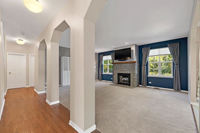 412 Reserve Drive, Crystal Lake, IL 60012