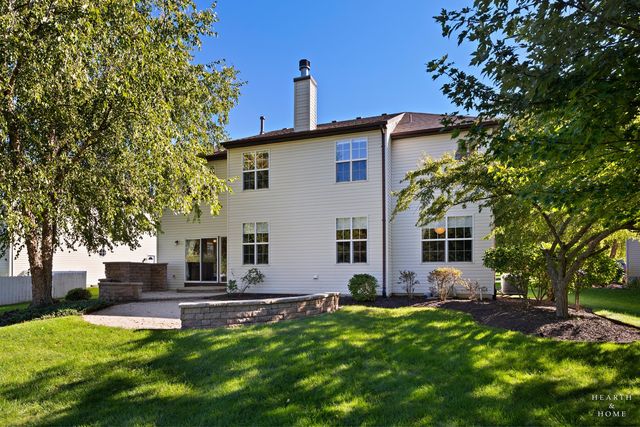 412 Reserve Drive, Crystal Lake, IL 60012
