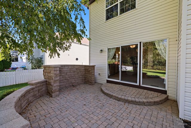 412 Reserve Drive, Crystal Lake, IL 60012
