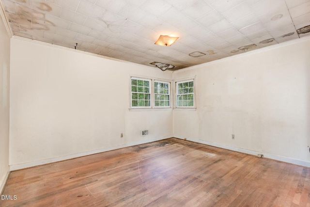 27 S Circle Drive, Chapel Hill, NC 27516