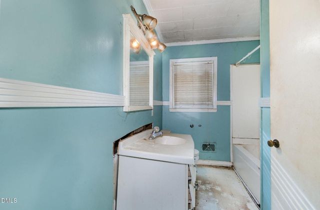 27 S Circle Drive, Chapel Hill, NC 27516