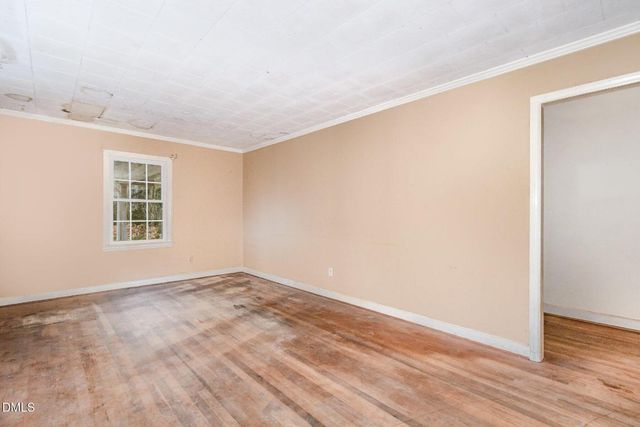 27 S Circle Drive, Chapel Hill, NC 27516