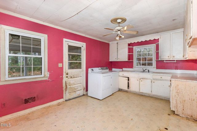 27 S Circle Drive, Chapel Hill, NC 27516