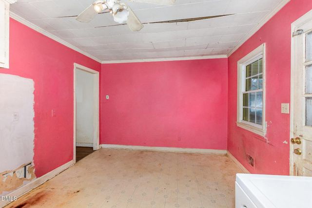 27 S Circle Drive, Chapel Hill, NC 27516