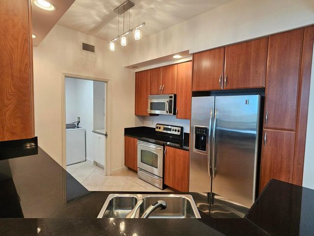 801 S Olive Avenue 1604, West Palm Beach, FL 33401