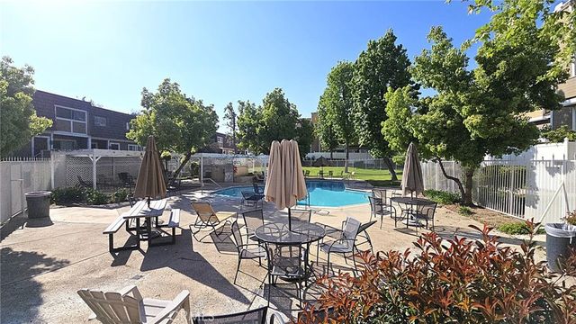 1921 Glenoaks Boulevard 196, San Fernando, CA 91340