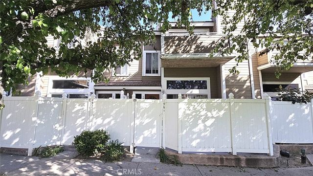 1921 Glenoaks Boulevard 196, San Fernando, CA 91340