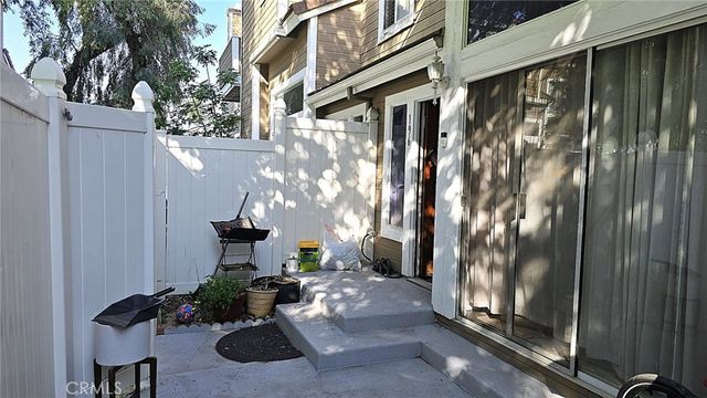 1921 Glenoaks Boulevard 196, San Fernando, CA 91340