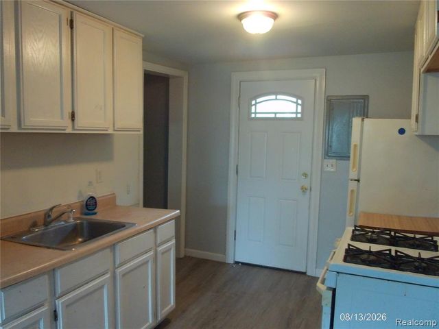 27734 O'neil Street, Roseville, MI 48066
