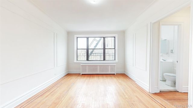 72-34 Austin St D3, Forest Hills, NY 11375