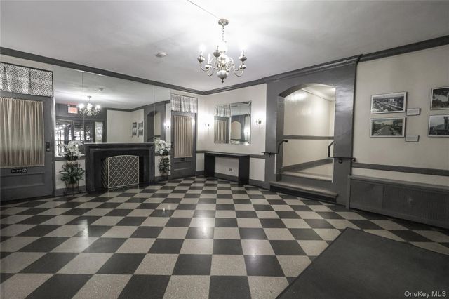 72-34 Austin St D3, Forest Hills, NY 11375