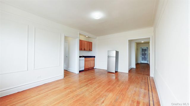 72-34 Austin St D3, Forest Hills, NY 11375