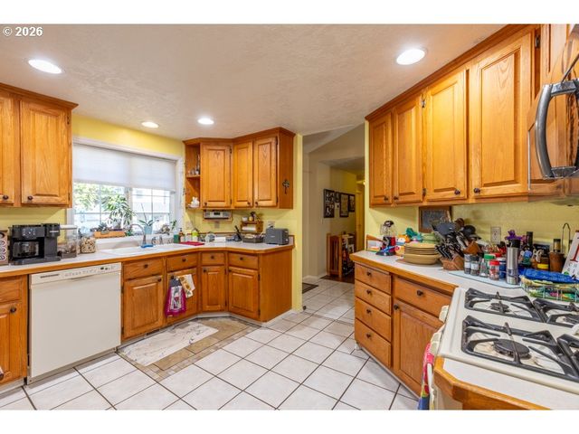 5728 MOONSTONE Loop, Salem, OR 97306