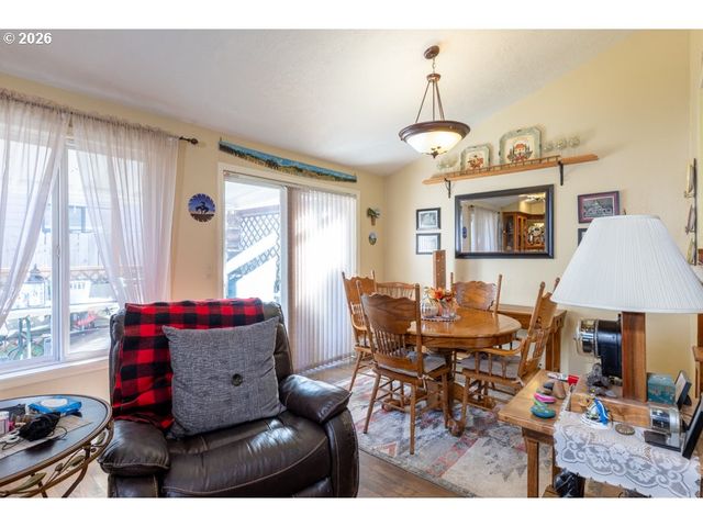 5728 MOONSTONE Loop, Salem, OR 97306