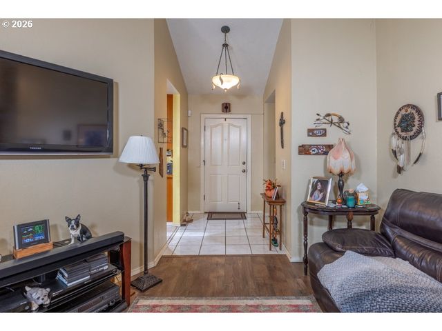 5728 MOONSTONE Loop, Salem, OR 97306