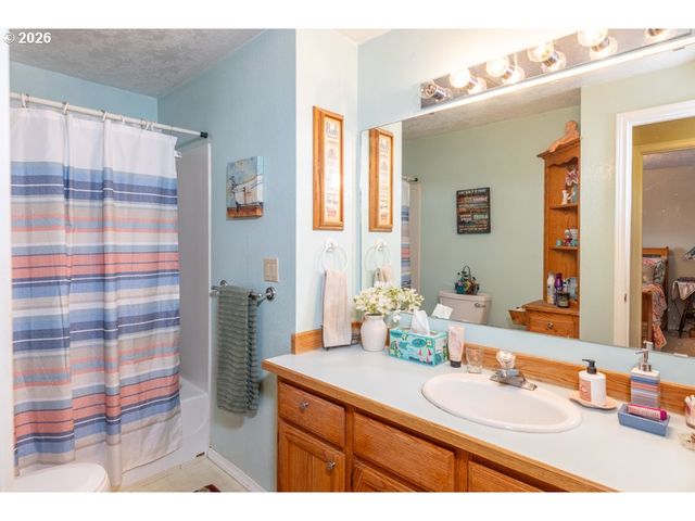 5728 MOONSTONE Loop, Salem, OR 97306