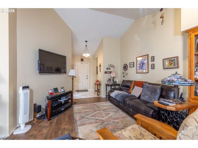 5728 MOONSTONE Loop, Salem, OR 97306